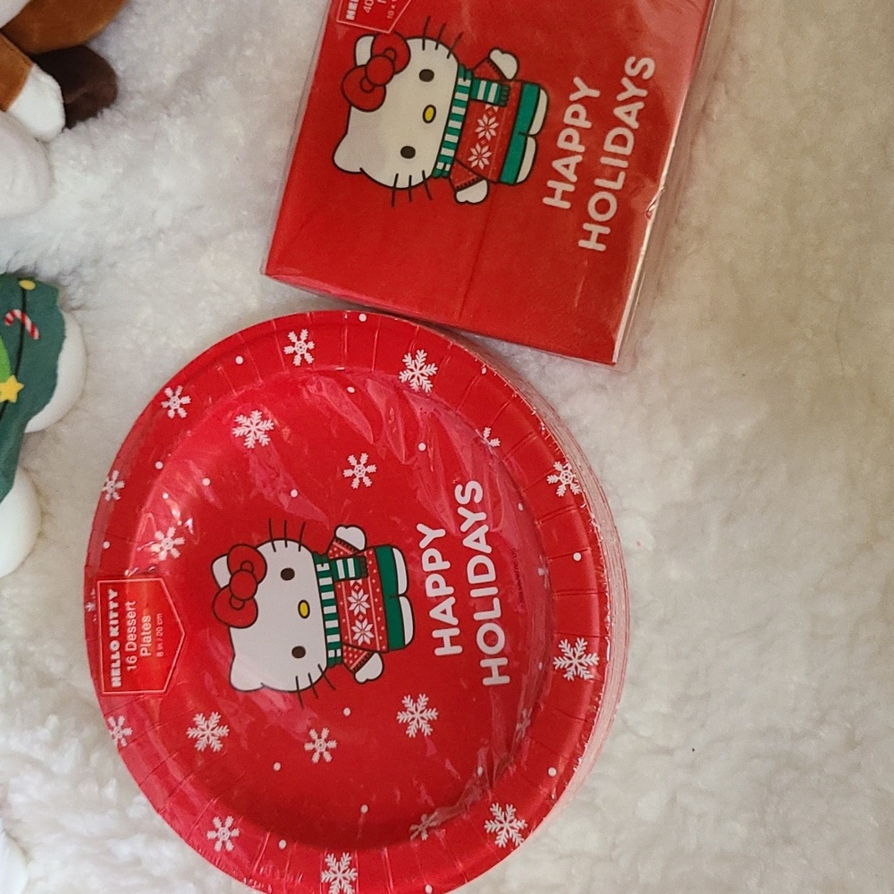 Hello Kitty Holiday Plates and Napkins Set